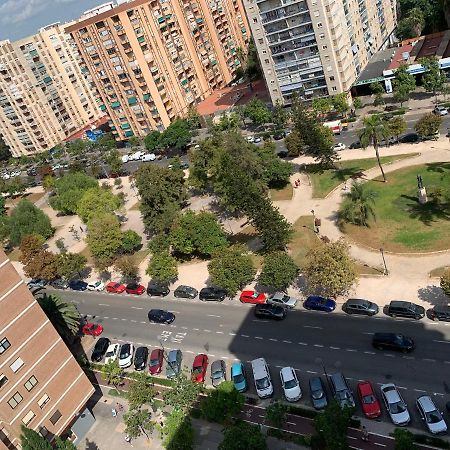 Habitacion Con Cama Individual, Piso Compartido En Avenida Blasco Ibanez فالنسيا المظهر الخارجي الصورة