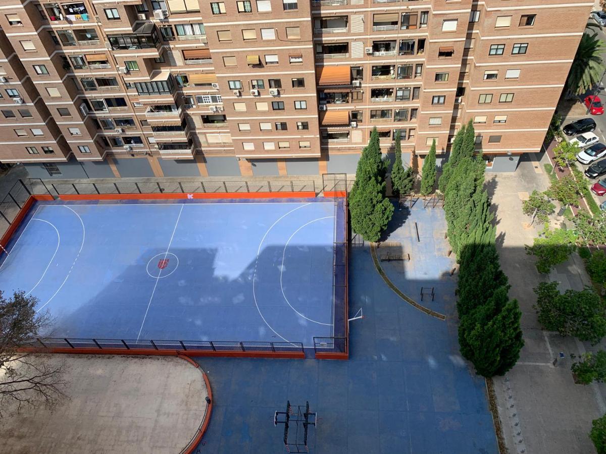 Habitacion Con Cama Individual, Piso Compartido En Avenida Blasco Ibanez فالنسيا المظهر الخارجي الصورة