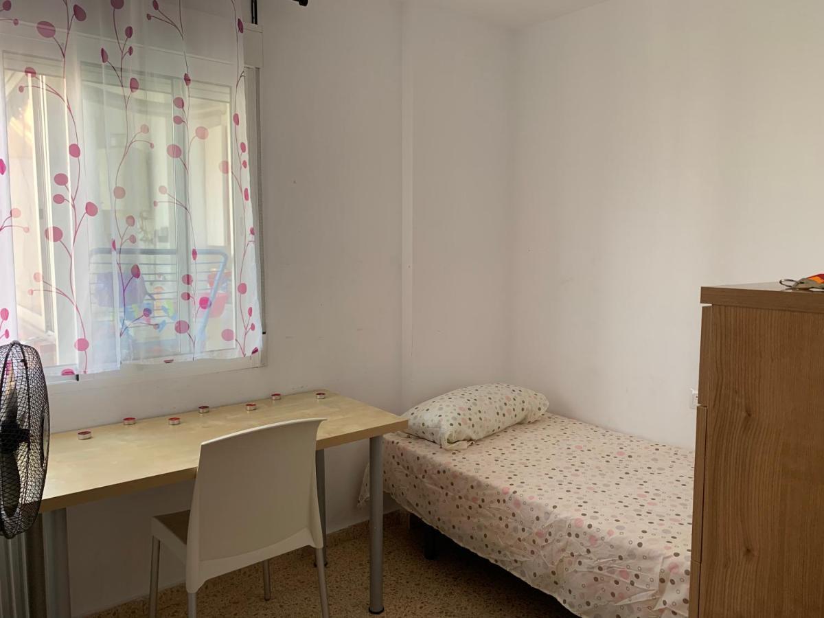 Habitacion Con Cama Individual, Piso Compartido En Avenida Blasco Ibanez فالنسيا المظهر الخارجي الصورة